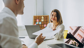 ACTIVIDADES ADMINISTRATIVAS EN LA RELACIÓN CON EL CLIENTE